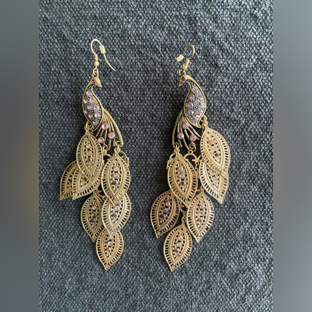 Chandelier earrings